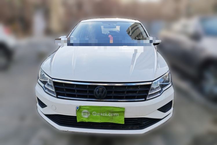 Used Volkswagen Jetta 2017 1.5L Manual Fashion Edition Front