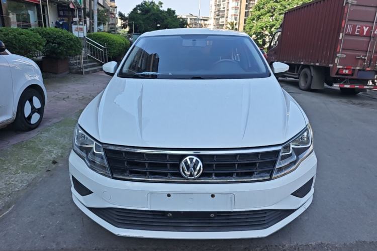 Used Volkswagen Jetta 2017 1.4L Manual Fashion Edition Front
