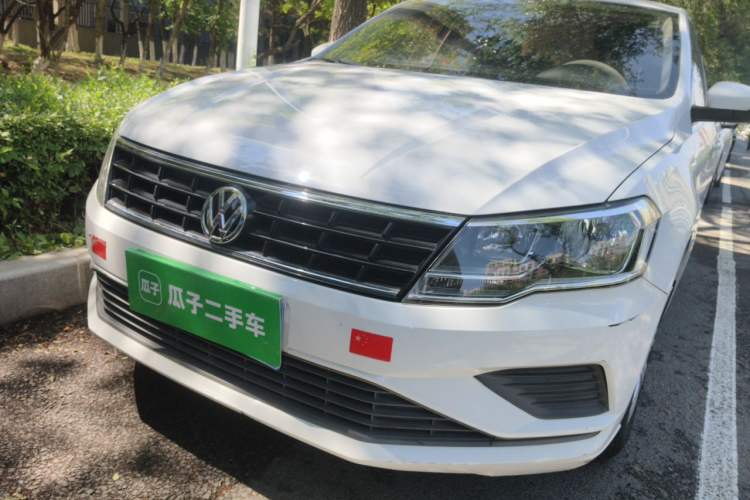 Used Volkswagen Jetta 2017 1.5L Manual Fashion Edition Front