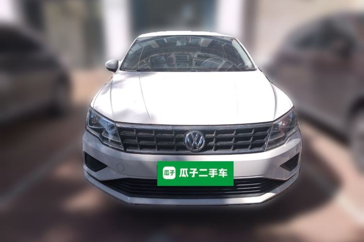 Used Volkswagen Jetta 2017 1.4L Manual Fashion Edition Front