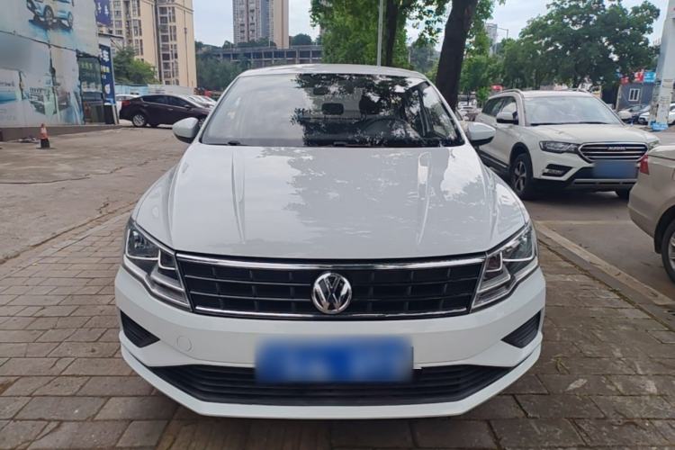 Used Volkswagen Jetta 2017 1.5L Manual Fashion Edition Front
