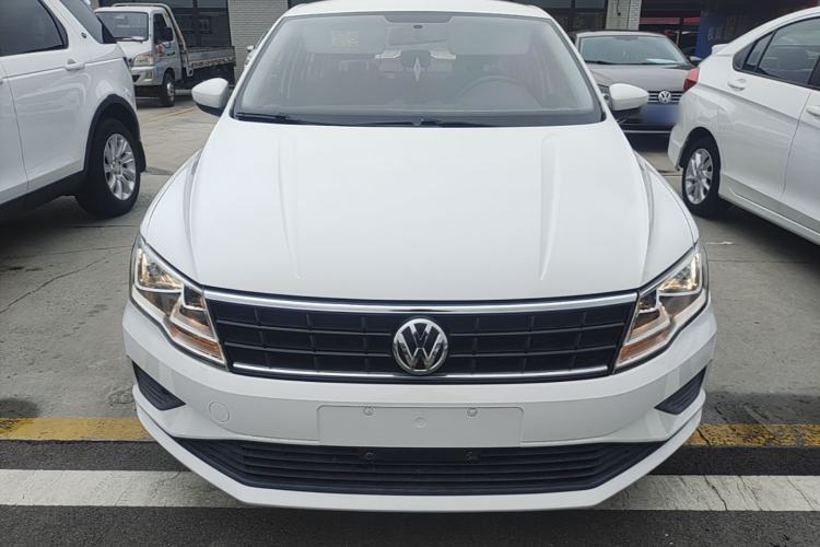 Used Volkswagen Jetta 2017 1.4L Manual Fashion Edition Front