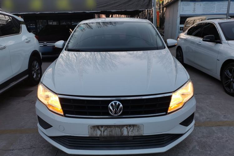 Used Volkswagen Jetta 2017 1.5L Manual Fashion Edition Front