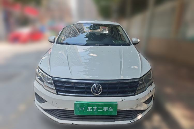 Used Volkswagen Jetta 2017 1.5L Manual Fashion Edition Front
