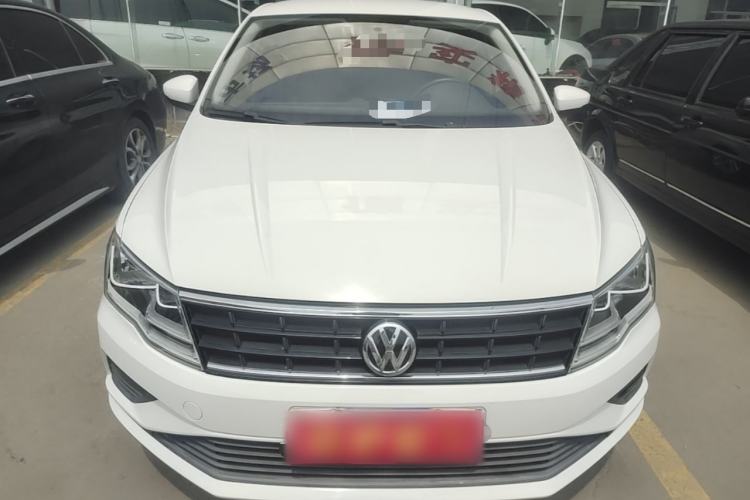 Used Volkswagen Jetta 2017 1.5L Manual Fashion Edition Front