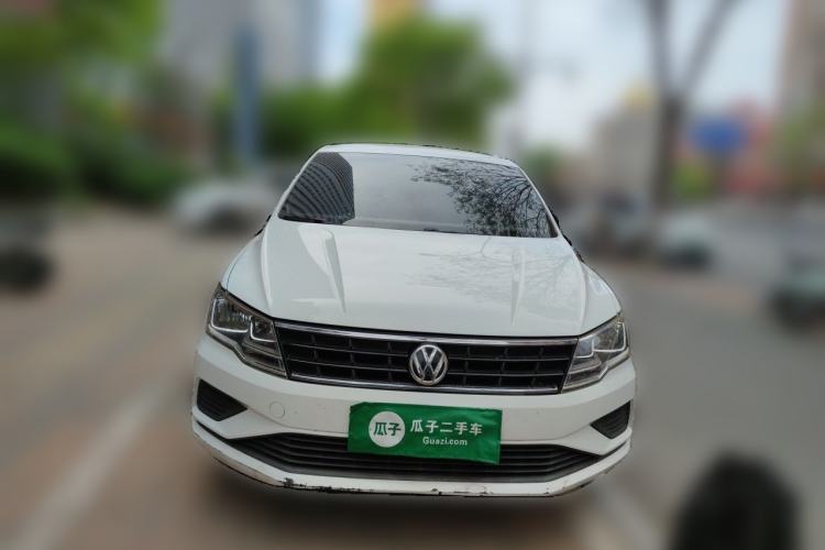 Used Volkswagen Jetta 2017 1.5L Manual Fashion Edition Front