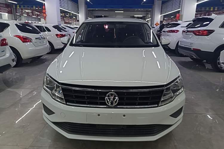 Used Volkswagen Jetta 2017 1.4L Manual Fashion Edition Front