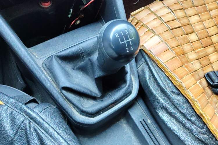 Used Volkswagen Jetta 2017 1.5L Manual Fashion Edition Gear Lever