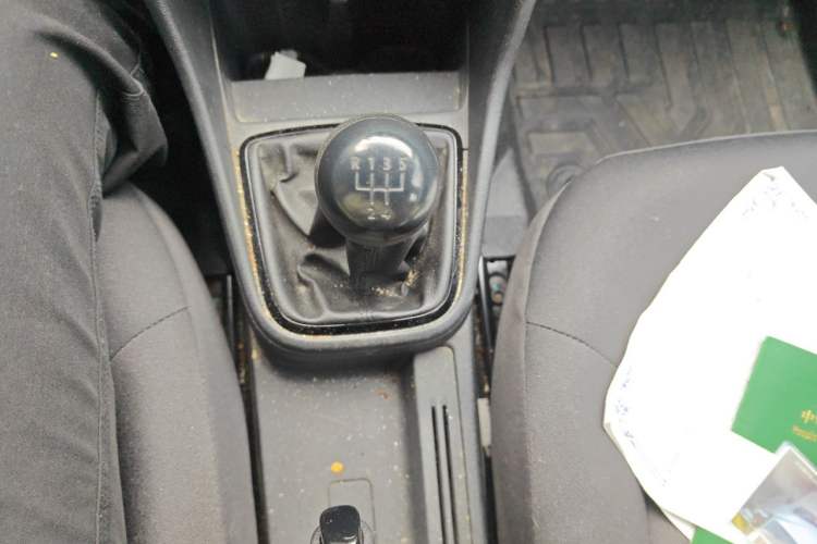 Used Volkswagen Jetta 2017 1.4L Manual Fashion Edition Gear Lever