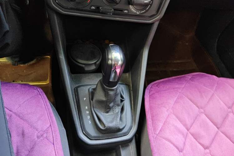 Used Volkswagen Jetta 2017 1.5L Automatic Fashion Model Gear Lever