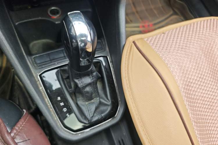 Used Volkswagen Jetta 2017 1.5L Automatic Comfort Model Gear Lever