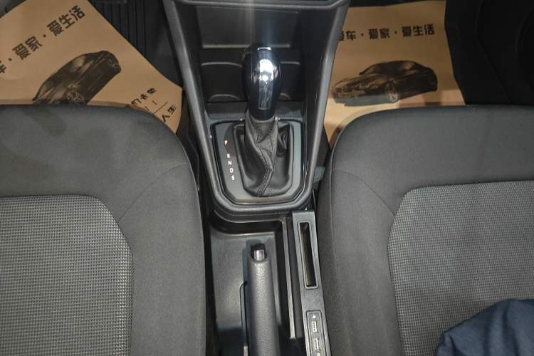 Used Volkswagen Jetta 2017 1.5L Automatic Fashion Model Gear Lever