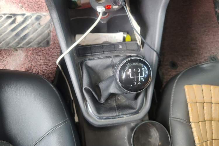 Used Volkswagen Jetta 2017 1.5L Manual Comfort Model Gear Lever