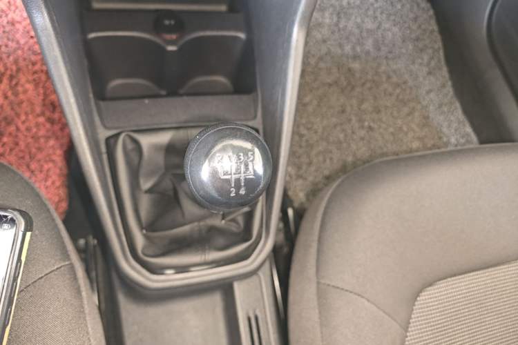 Used Volkswagen Jetta 2017 1.4L Manual Fashion Edition Gear Lever