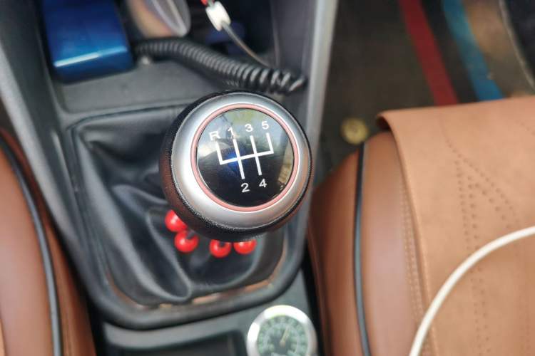 Used Volkswagen Jetta 2017 1.5L Manual Fashion Edition Gear Lever