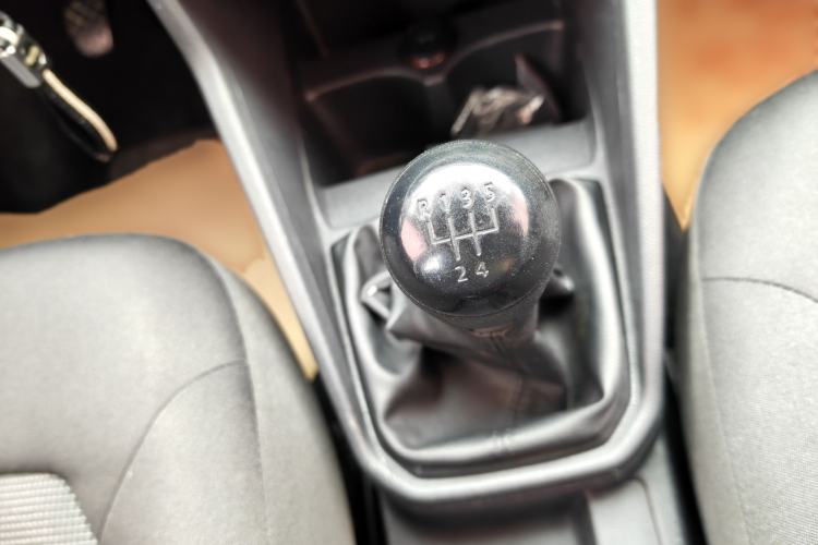 Used Volkswagen Jetta 2017 1.4L Manual Fashion Edition Gear Lever