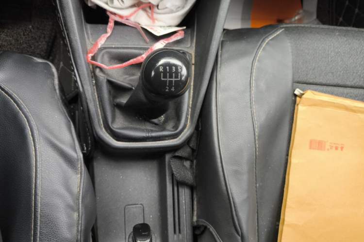 Used Volkswagen Jetta 2017 1.5L Manual Fashion Edition Gear Lever