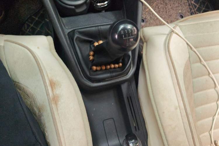 Used Volkswagen Jetta 2017 1.5L Manual Fashion Edition Gear Lever