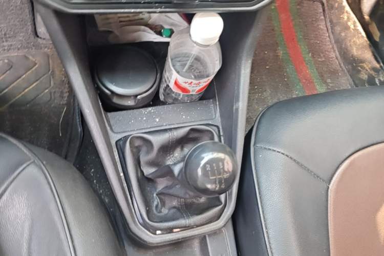 Used Volkswagen Jetta 2017 1.4L Manual Fashion Edition Gear Lever