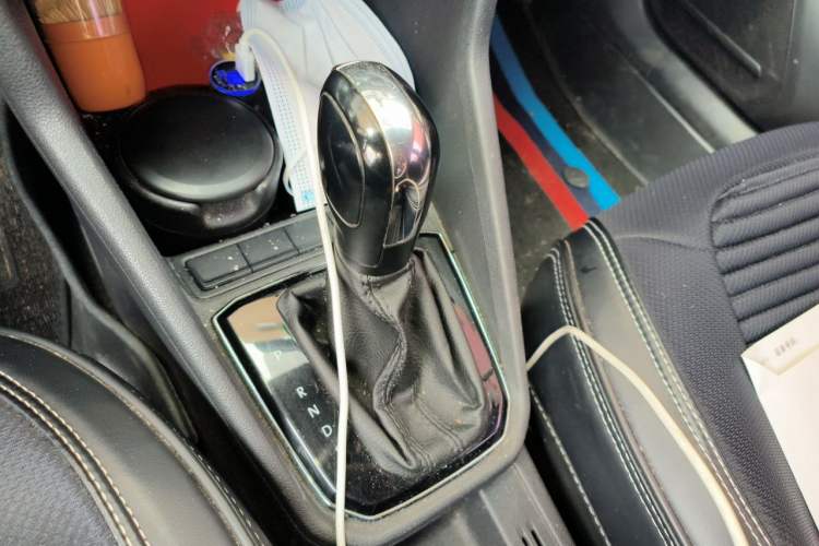 Used Volkswagen Jetta 2017 1.5L Automatic Comfort Model Gear Lever