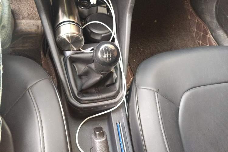 Used Volkswagen Jetta 2017 1.5L Manual Fashion Edition Gear Lever