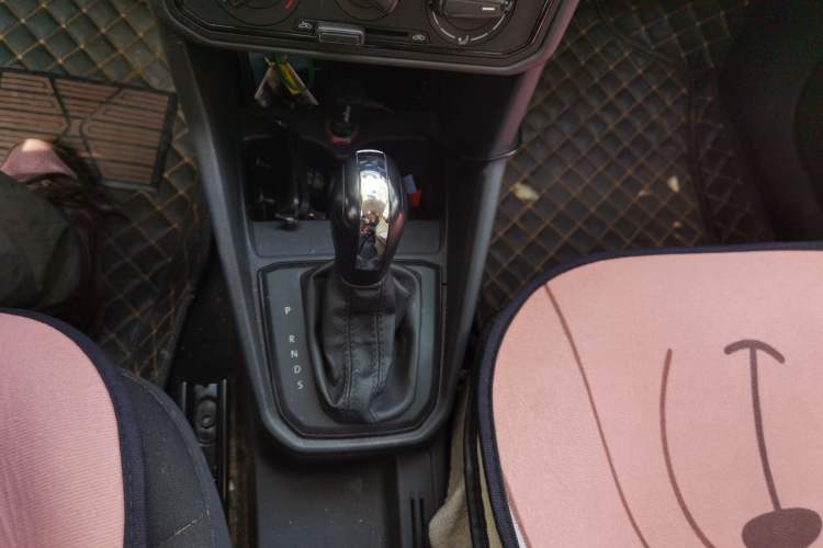 Used Volkswagen Jetta 2017 1.5L Automatic Fashion Model Gear Lever