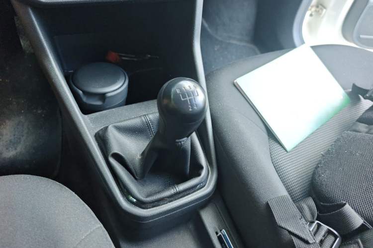 Used Volkswagen Jetta 2017 1.5L Manual Fashion Edition Gear Lever