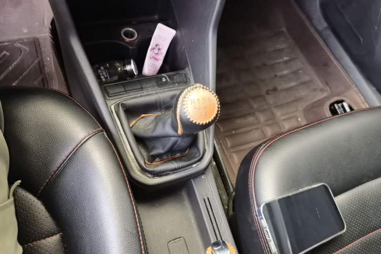 Used Volkswagen Jetta 2017 1.4L Manual Comfort Model Gear Lever