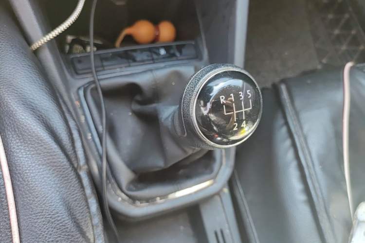 Used Volkswagen Jetta 2017 1.5L Manual Comfort Model Gear Lever