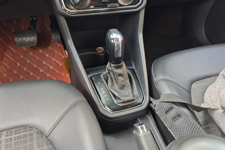 Used Volkswagen Jetta 2017 1.5L Automatic Comfort Model Gear Lever