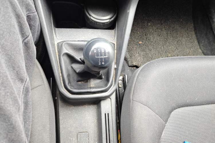 Used Volkswagen Jetta 2017 1.4L Manual Fashion Edition Gear Lever