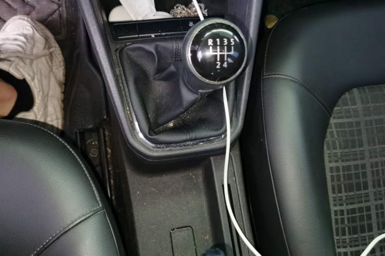 Used Volkswagen Jetta 2017 1.4L Manual Comfort Model Gear Lever