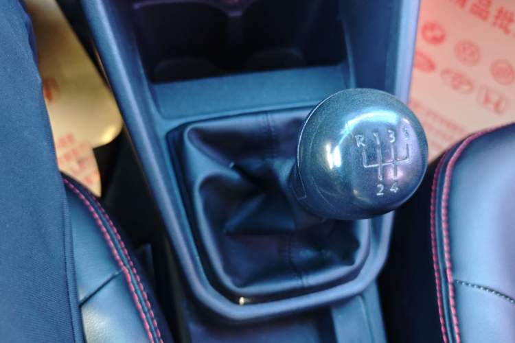 Used Volkswagen Jetta 2017 1.4L Manual Fashion Edition Gear Lever