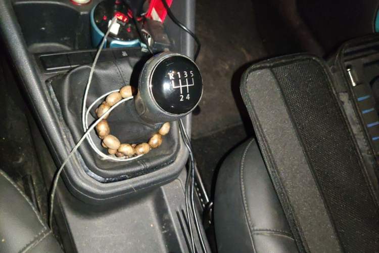 Used Volkswagen Jetta 2017 1.5L Manual Comfort Model Gear Lever
