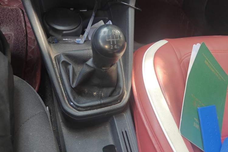 Used Volkswagen Jetta 2017 1.4L Manual Fashion Edition Gear Lever
