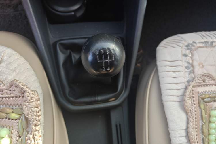 Used Volkswagen Jetta 2017 1.5L Manual Fashion Edition Gear Lever