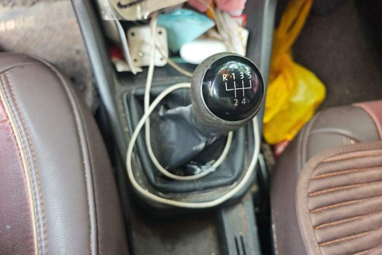 Used Volkswagen Jetta 2017 1.5L Manual Comfort Model Gear Lever