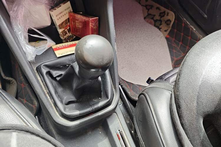 Used Volkswagen Jetta 2017 1.4L Manual Fashion Edition Gear Lever