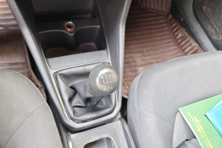 Used Volkswagen Jetta 2017 1.4L Manual Fashion Edition Gear Lever