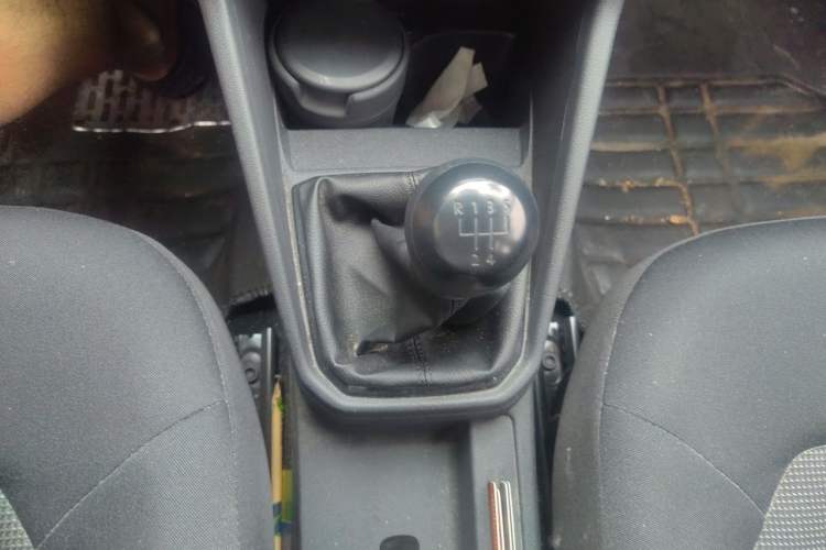 Used Volkswagen Jetta 2017 1.4L Manual Fashion Edition Gear Lever