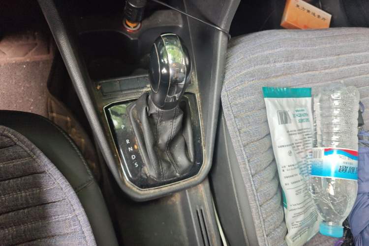 Used Volkswagen Jetta 2017 1.5L Automatic Comfort Model Gear Lever