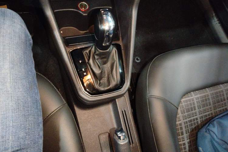 Used Volkswagen Jetta 2017 1.5L Automatic Comfort Model Gear Lever