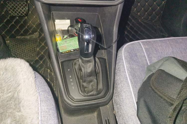 Used Volkswagen Jetta 2017 1.5L Automatic Fashion Model Gear Lever