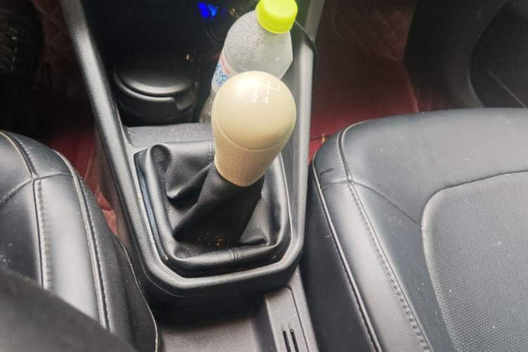 Used Volkswagen Jetta 2017 1.5L Manual Fashion Edition Gear Lever