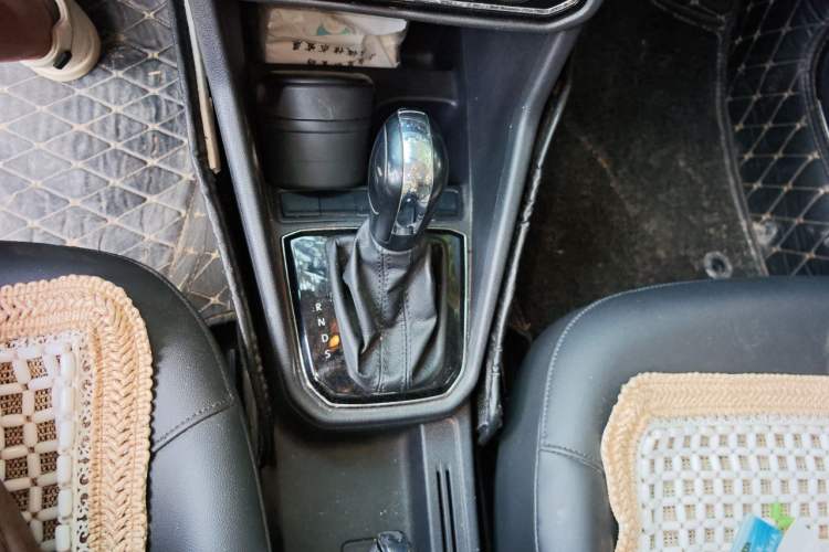 Used Volkswagen Jetta 2017 1.5L Automatic Comfort Model Gear Lever