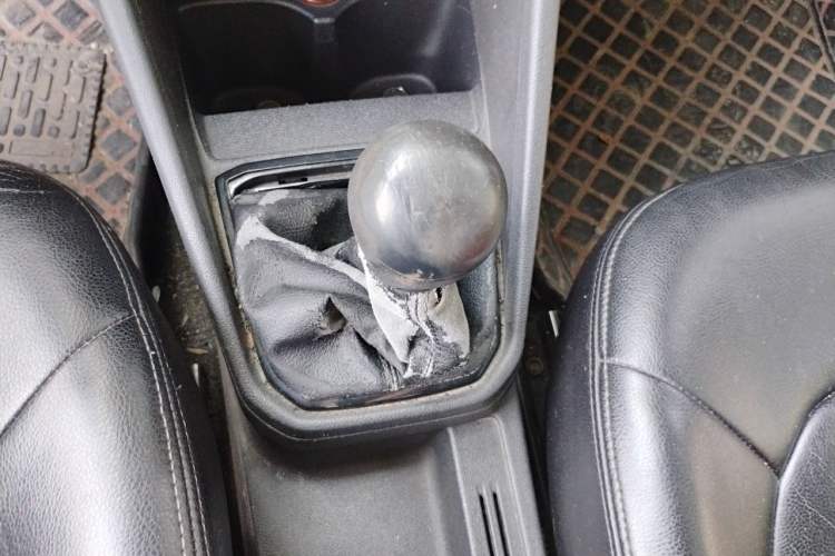 Used Volkswagen Jetta 2017 1.4L Manual Fashion Edition Gear Lever