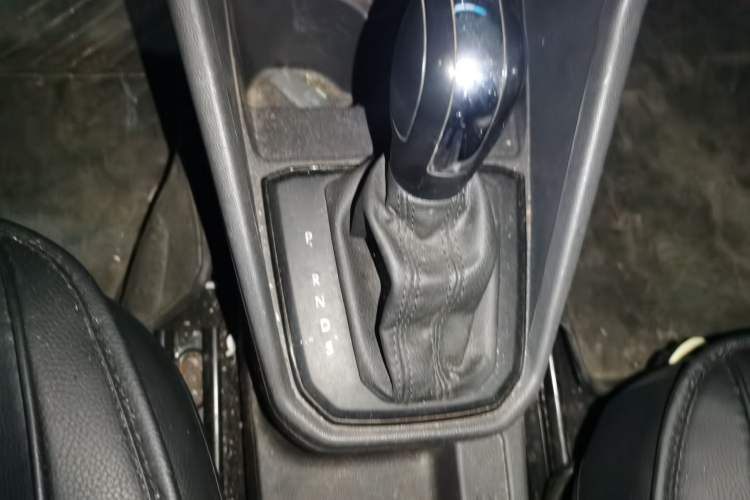 Used Volkswagen Jetta 2017 1.5L Automatic Fashion Model Gear Lever