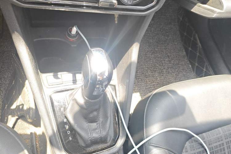 Used Volkswagen Jetta 2017 1.5L Automatic Comfort Model Gear Lever