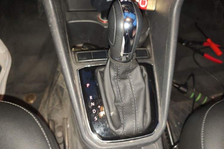 Used Volkswagen Jetta 2017 1.5L Automatic Comfort Model Gear Lever