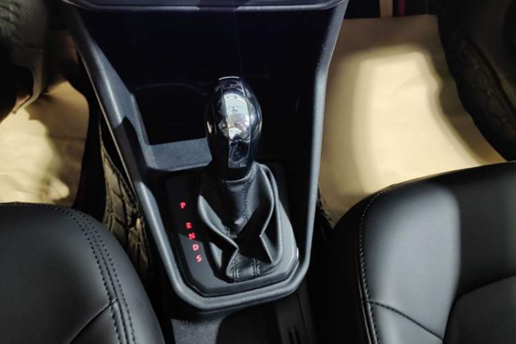 Used Volkswagen Jetta 2017 1.5L Automatic Fashion Model Gear Lever